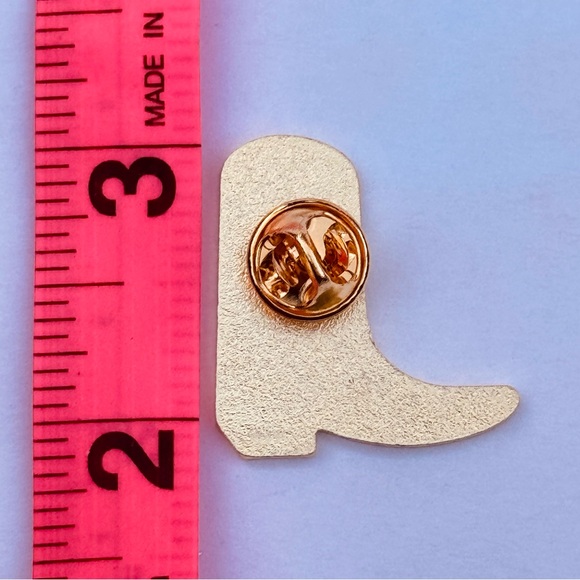 “What Would Dolly Do” Cowboy Boot Enamel Pin - Picture 4 of 4